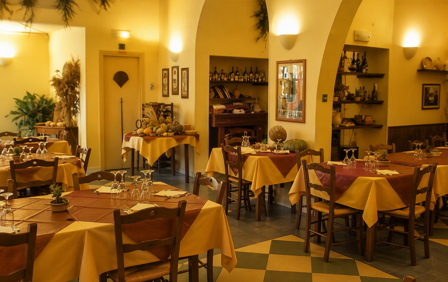 La sala con le tovaglie gialle
